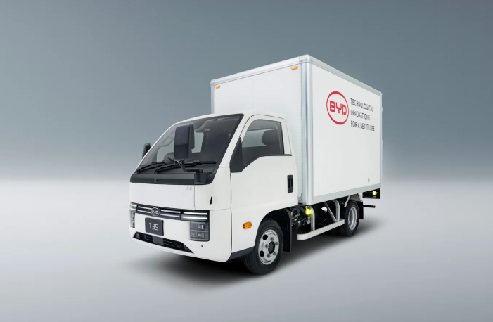 BYD 普通免許で運転できる日本専用設計電気トラックを26年春発売