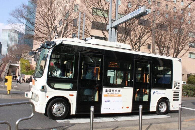 京王電鉄バス、西新宿エリアで自動運転バスの実証運行を2月末まで実施中