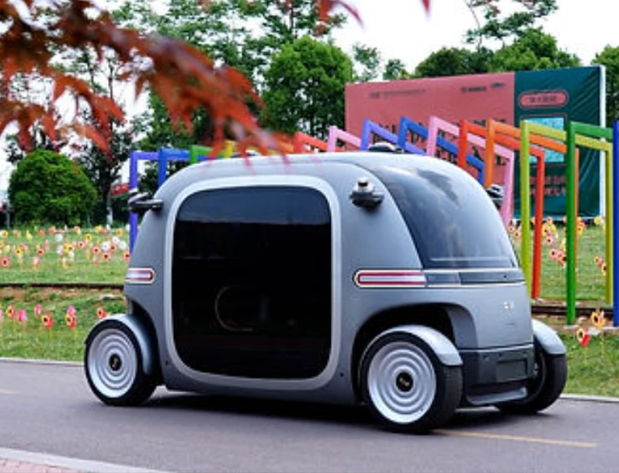 東京ドイツ村、AI自動運転バスの実証実験を開始　昼は園内移動、夜は防犯に活用