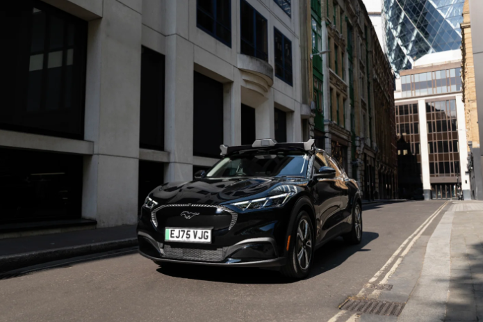 自動運転配車を開始 UberとWayve ロンドンで