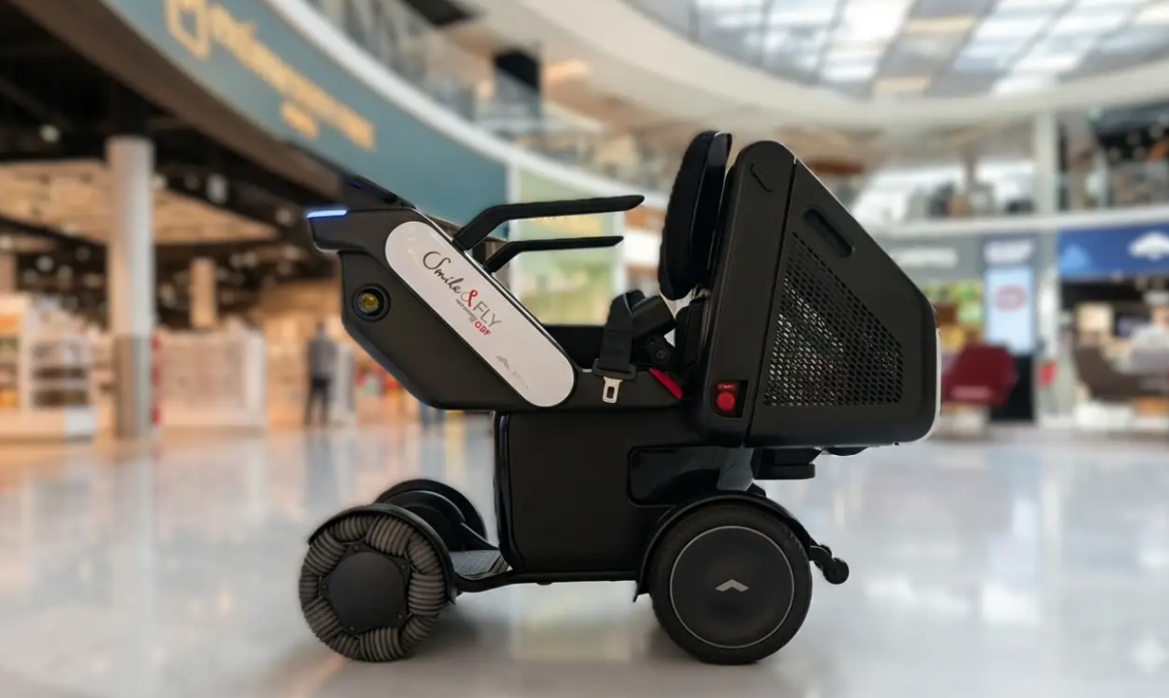 パリ・オルリー空港でWHILL自動運転サービス開始